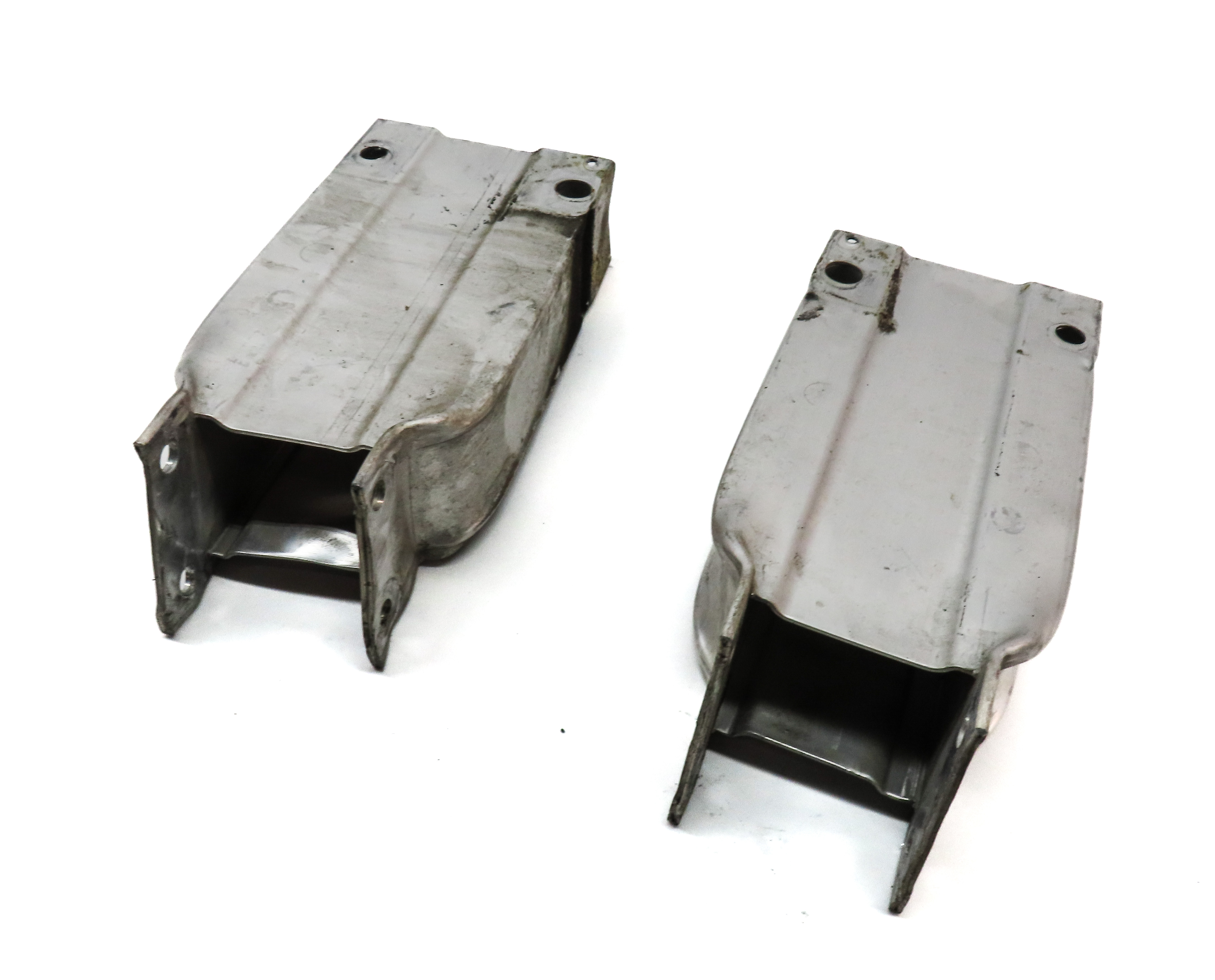 12-15 MERCEDES C CLASS (W204) FRONT BUMPER LEFT & RIGHT REINFORCEMENT BAR MOUNT — exact item pictured